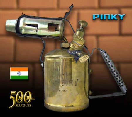 318 - PINKY (IND) : Modèle classique, et toujours fragile, d'une capacité d'environ 0,5 litre (1 pint).